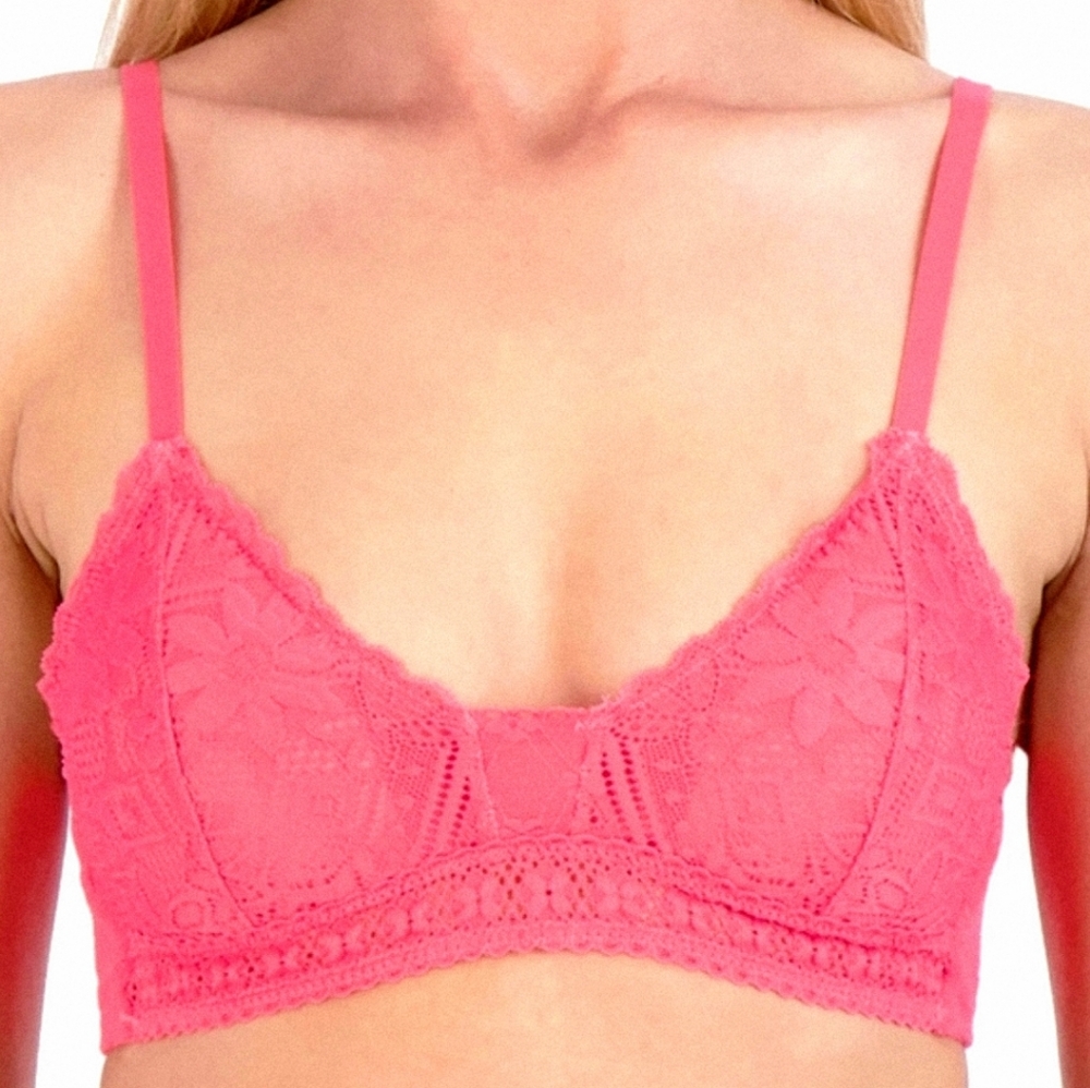 No Boundaries Women's Triangle Floral Lace Bralette